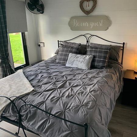 Dolafon Farm Luxury Glamping Cabin With Hot Tub St Asaph Kültér fotó