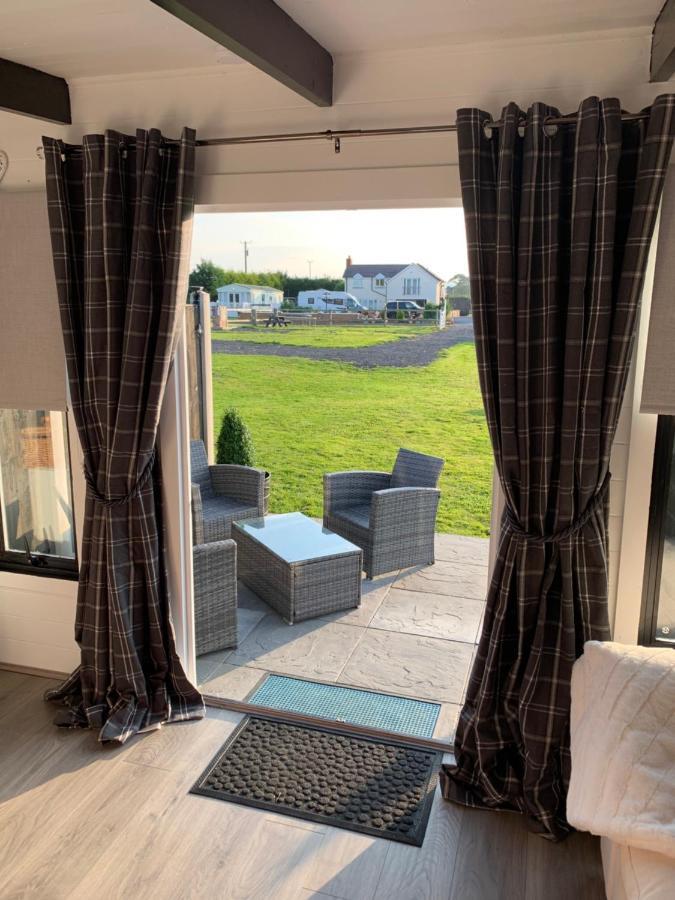 Dolafon Farm Luxury Glamping Cabin With Hot Tub St Asaph Kültér fotó