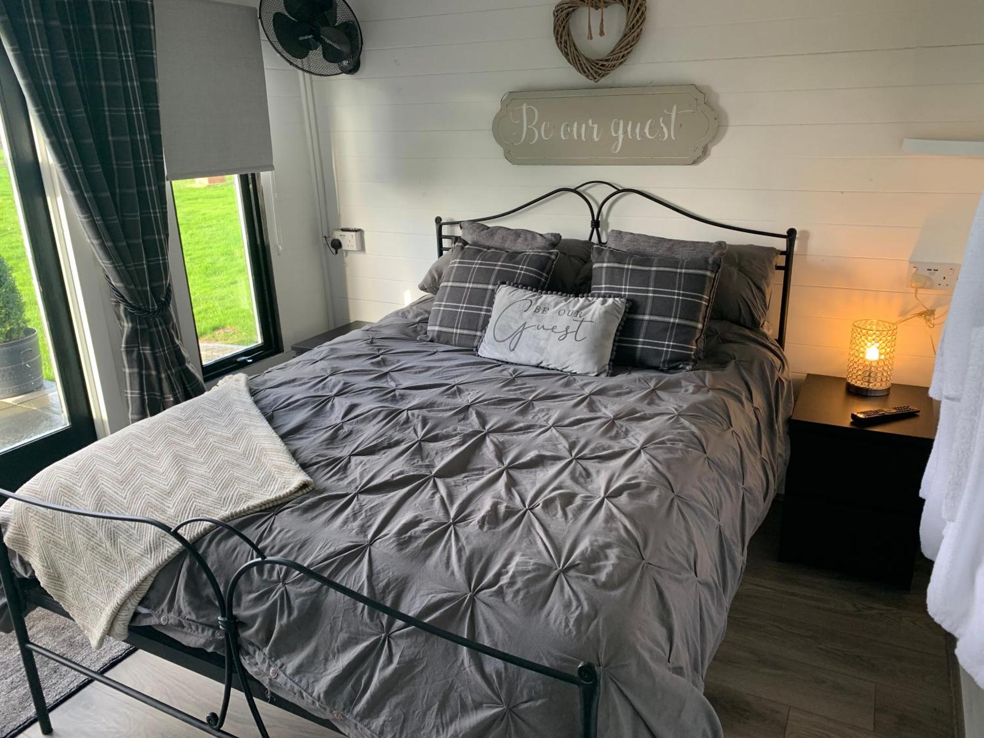 Dolafon Farm Luxury Glamping Cabin With Hot Tub St Asaph Kültér fotó